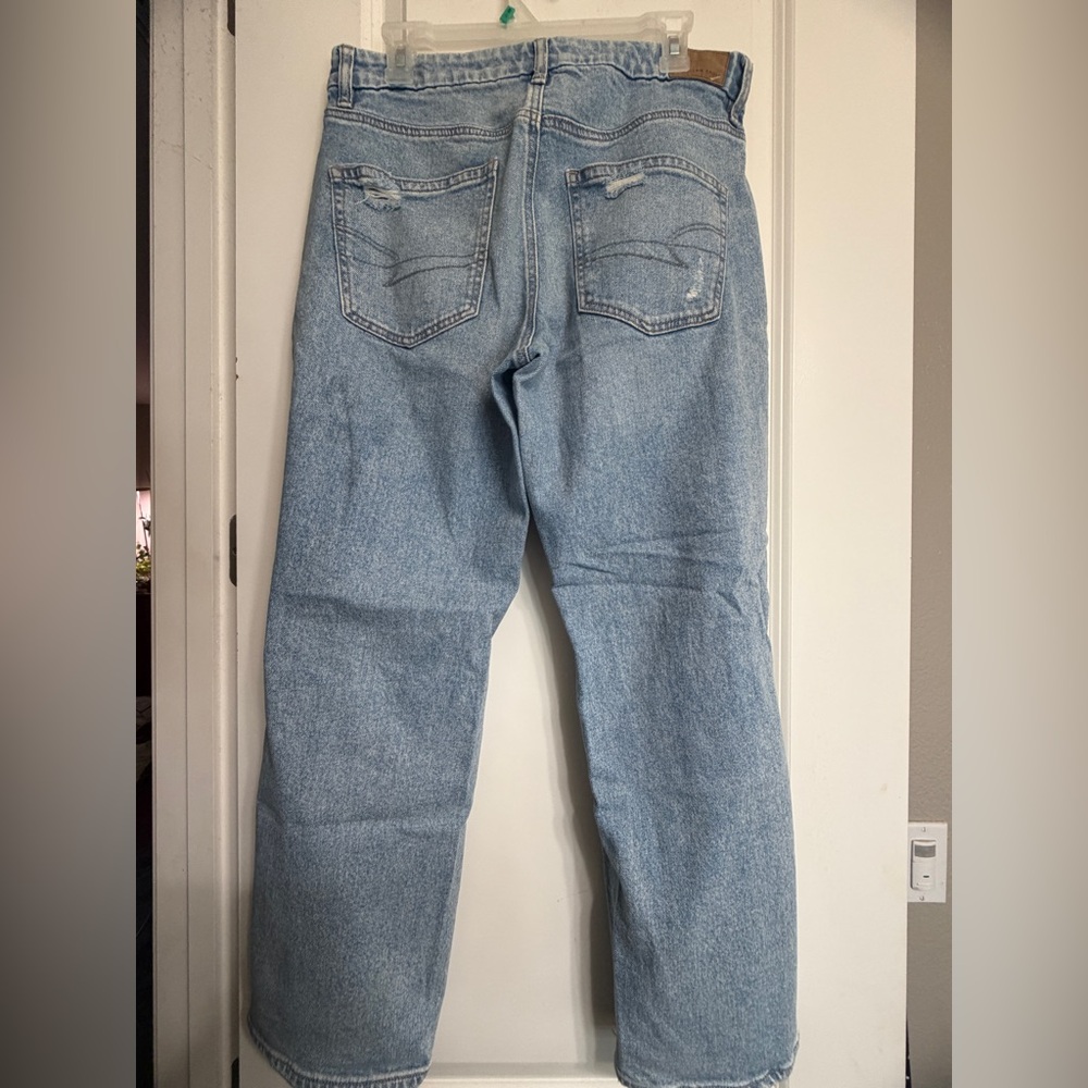 American Eagle Outfitters Light Blue Distressed Straight Leg Jeans - Picture 2 of 6